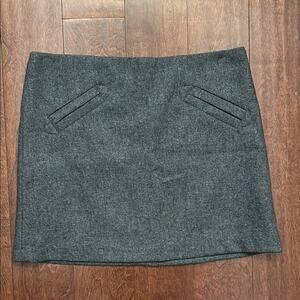 Willi Smith Wool Blend Gray Mini Skirt with Faux Slash Pockets, Size 6